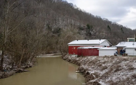 Death toll from US winter storms rises to 14