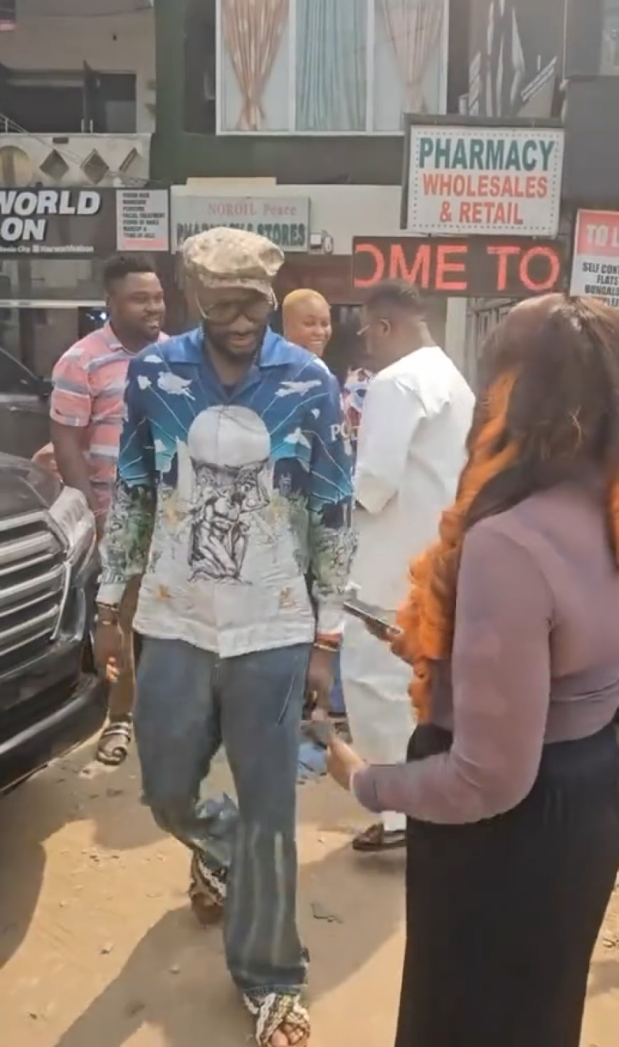 2Baba spotted shopping with Natasha Osawuru amid family’s concerns cver his whereabouts