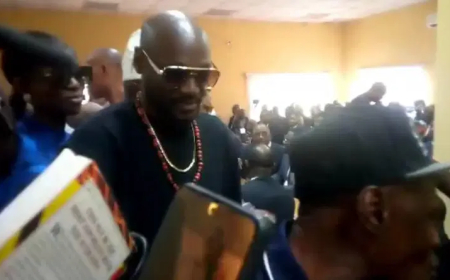 2face Idibia arrives Edo gov poll tribunal with lover Natasha