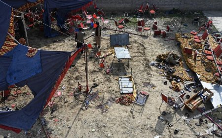 Families torn apart as India orders Pakistanis to leave