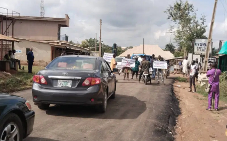Osun communities protest, seek Adeleke’s intervention over substandard road construction