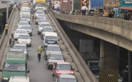 Lagos gives traders, mechanics ultimatum to vacate Marine Bridge