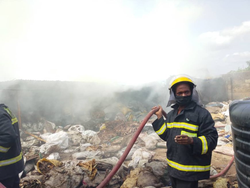 Fire razes six shops in Ibadan police barracks