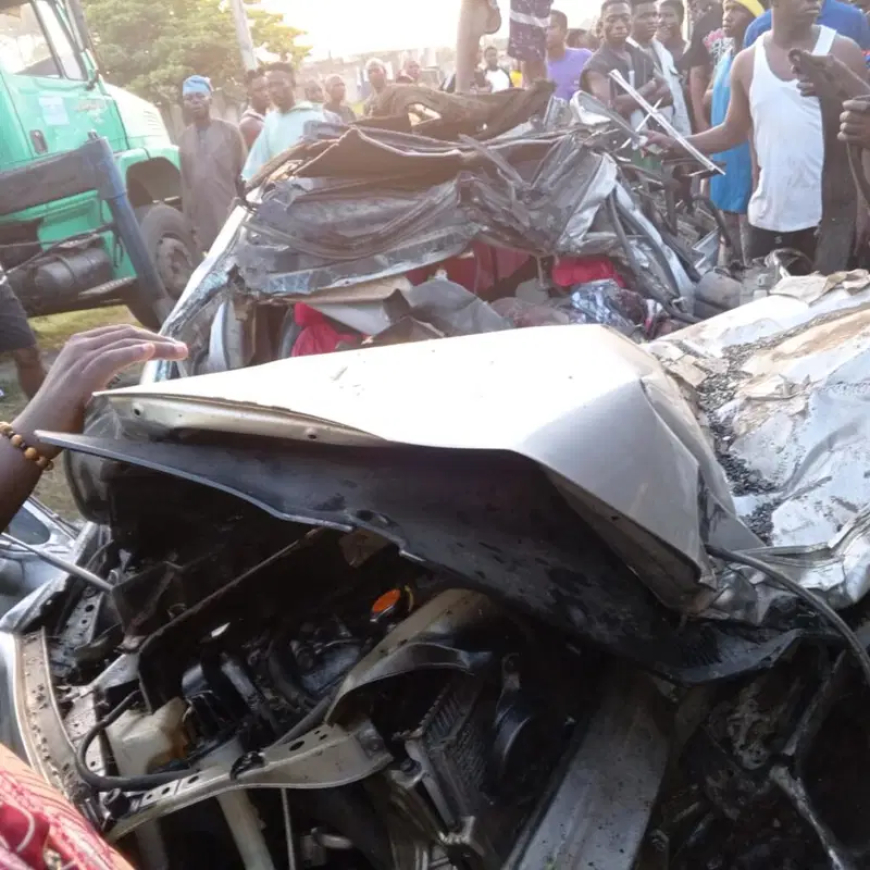 One dead, two injured in Lagos early morning road crash