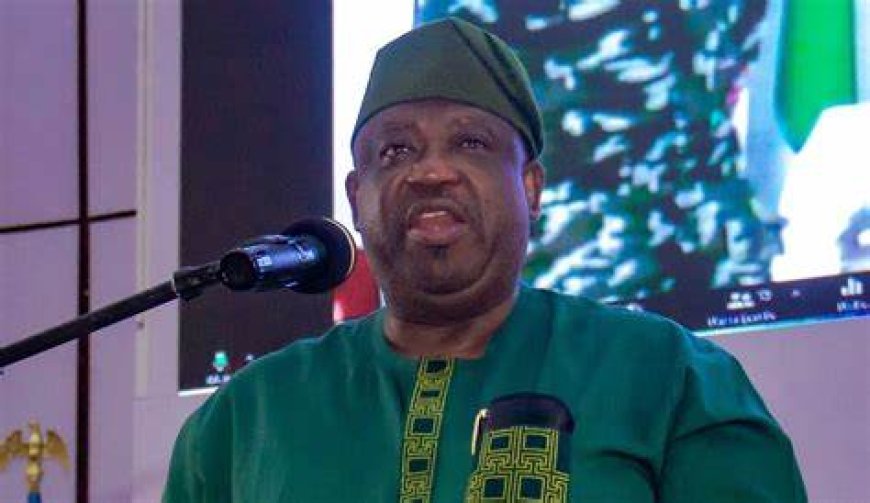 Plateau gov asks commissioners to share two-year achievements
