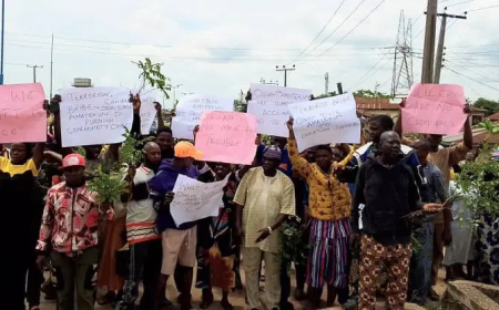 Protest in Osun over alleged Amotekun’s arrest, detention of community chiefs