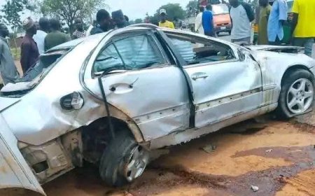 Groom, two friends die in auto crash on wedding day