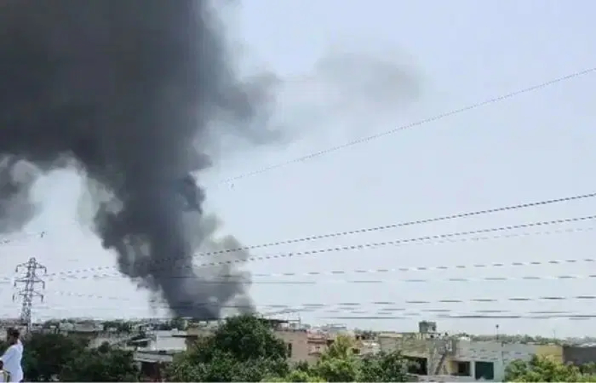 Air India flight carrying 242 passengers crashes shortly after takeoff