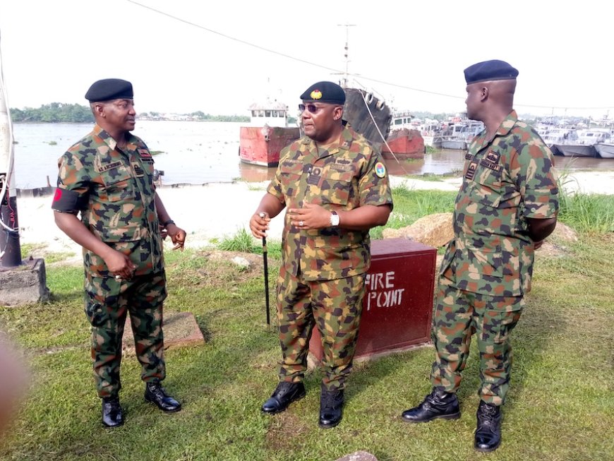 Navy intercepts six crude-laden boats, arrests three in N’Delta creeks