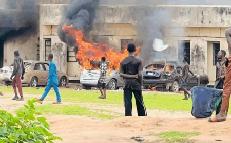 Kidnappings: Youths set Emir’s palace, NDLEA office ablaze in Kwara