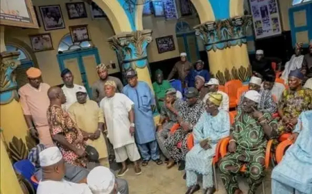 Lagos monarch dethrones six chiefs for attending Labour Party campaign