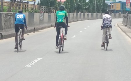 Lagos LG poll: Teenagers take over Ikorodu Road, skating, cycling