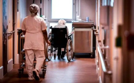 Nine killed in US nursing home fire
