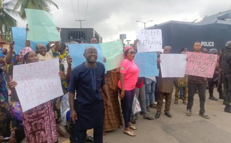 Lagos APC members protest, demand chairman’s removal