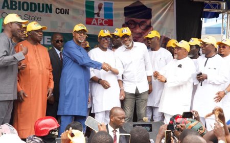 Ogun Governor Abiodun Welcomes Former PDP Chairman, Deputy Governorship Candidate, Others to APC