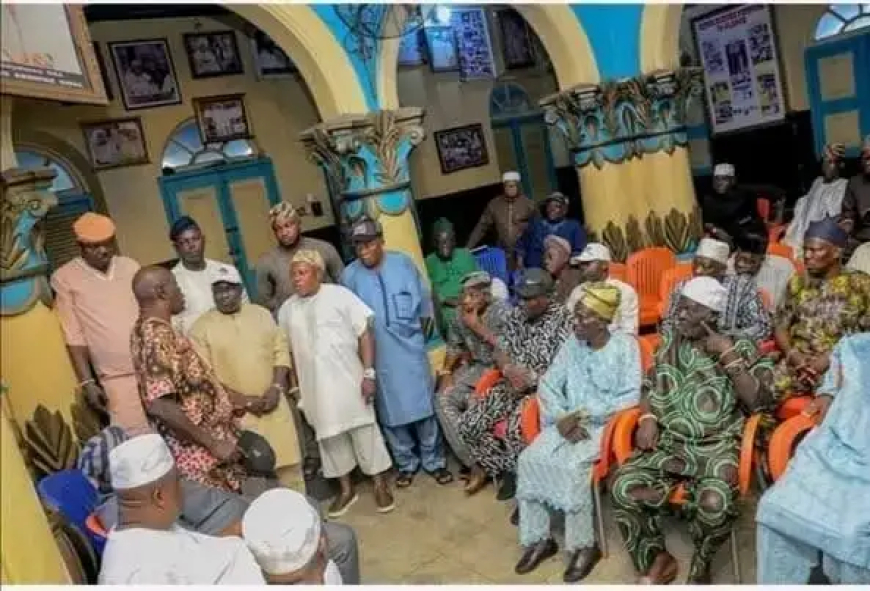 Lagos monarch dethrones six chiefs for attending Labour Party campaign