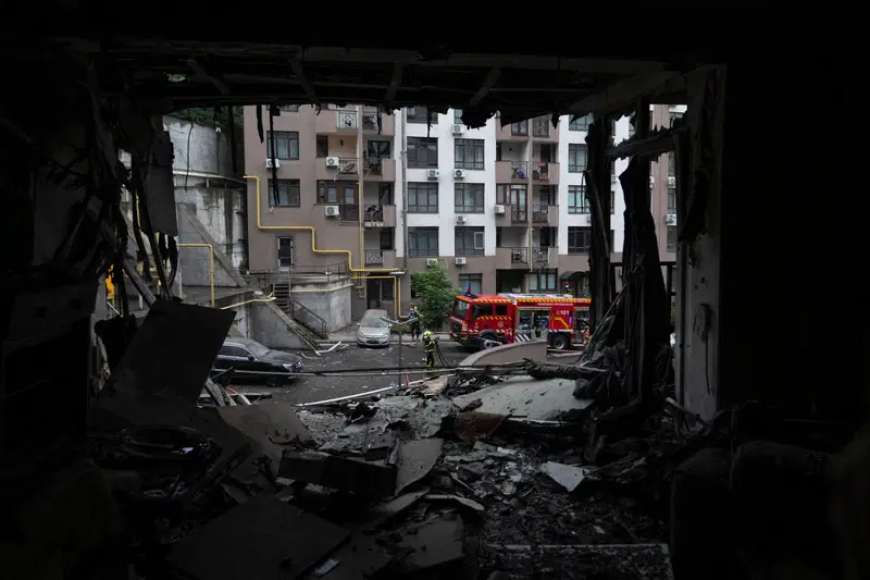 Russia strikes Ukraine after Kyiv offers fresh talks
