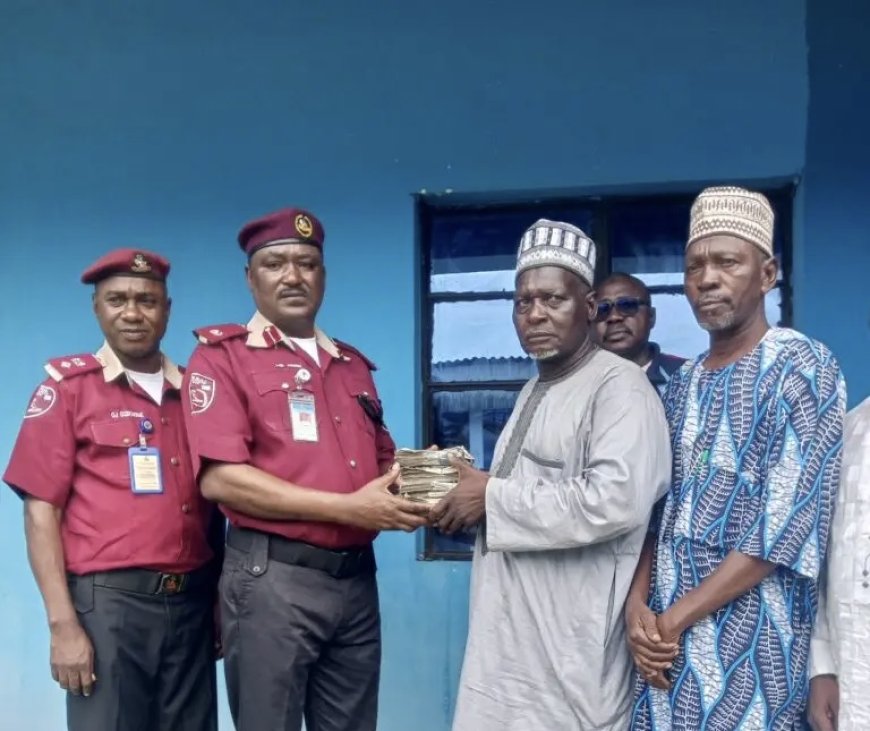 FRSC returns cash, phones of Lagos accident victims to families