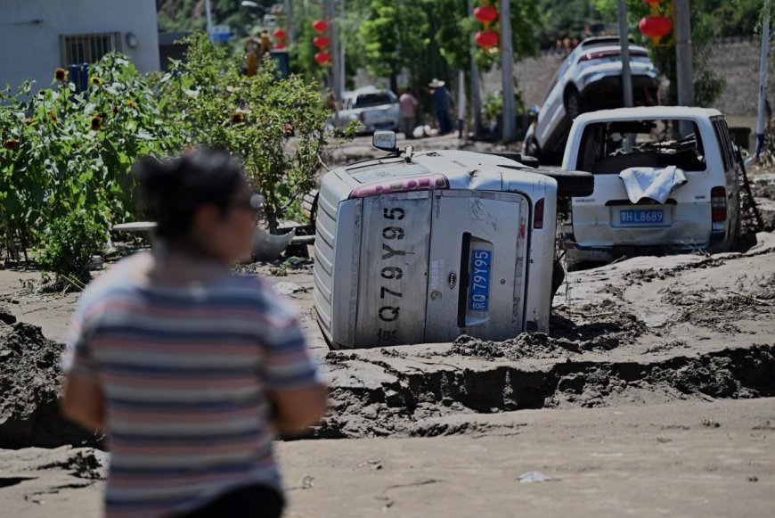 10 die in north China bus accident