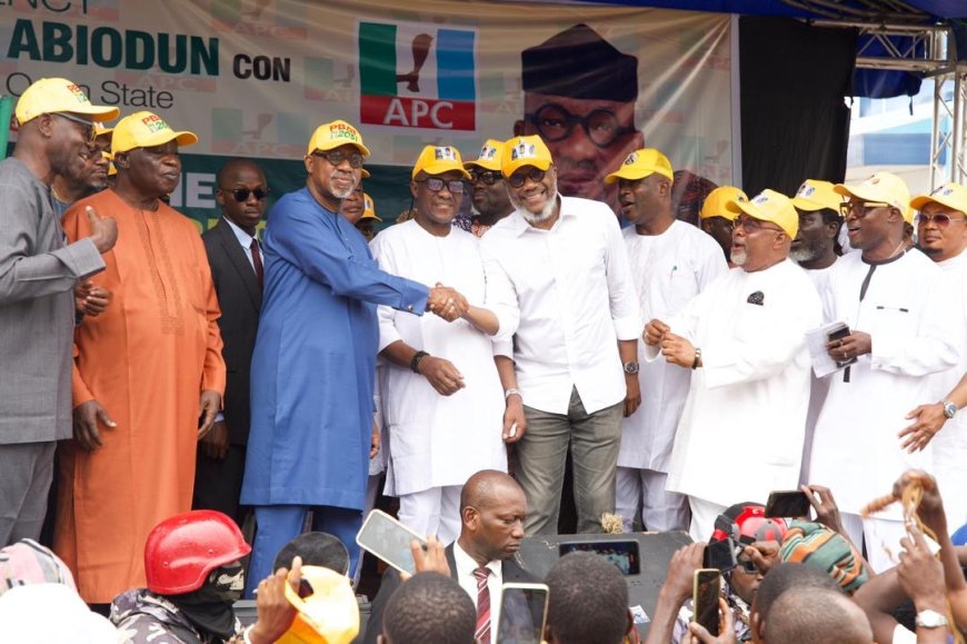 Ogun Governor Abiodun Welcomes Former PDP Chairman, Deputy Governorship Candidate, Others to APC