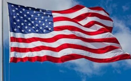 Gunman kills US police officer