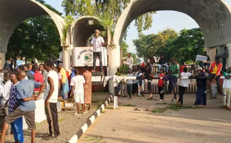 Bauchi poly students protest constant robbery attacks on campus