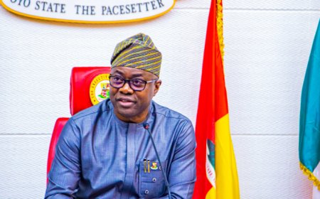 Oyo distributes 18,000 tablets to teachers