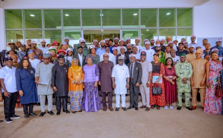 2026: EKSU alumni present APC interest, nomination forms to Oyebanji