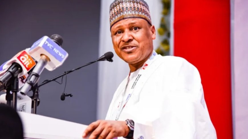 Information minister calls for calm over suspension of Niger radio
