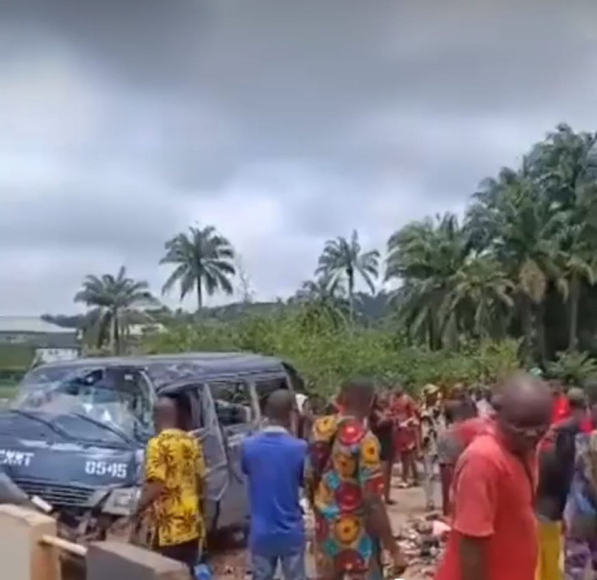 Mother, child die as tanker rams into commercial vehicle in Anambra