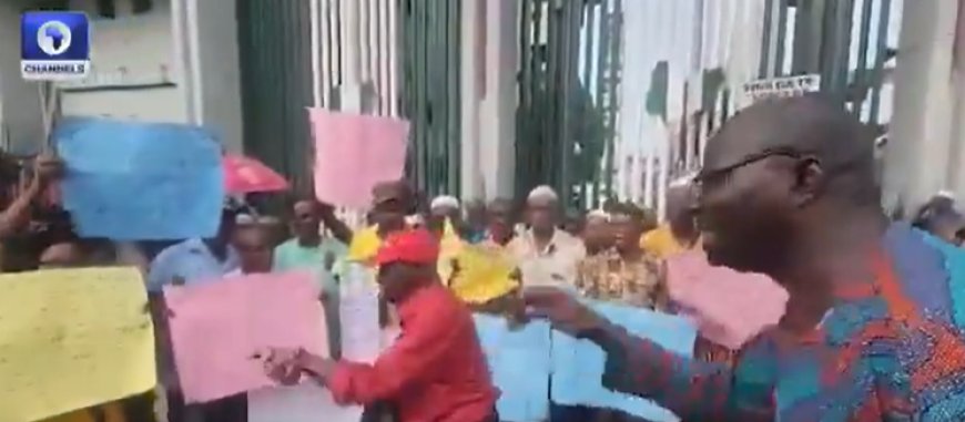 Federal pensioners protest in Lagos over unpaid ₦32,000 raise