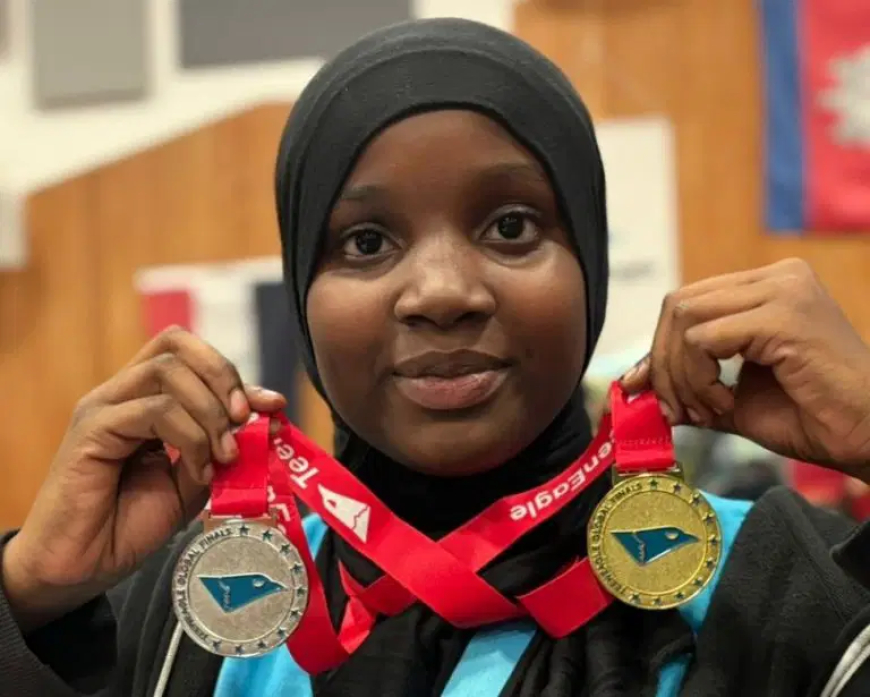 FG gifts teenager who won global English contest N200,000