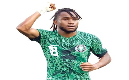 Siasia tells Chelle to rely on Lookman, Arokodare