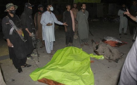11 die in Pakistan blasts