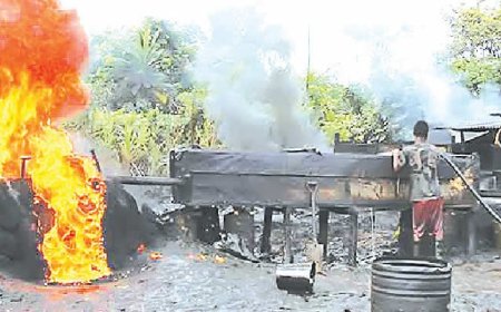 Navy destroys six illegal refineries in Delta