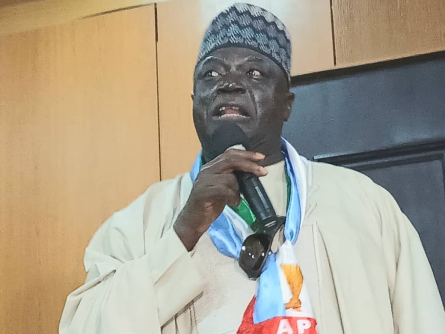 Gombe PDP chieftain defects to APC