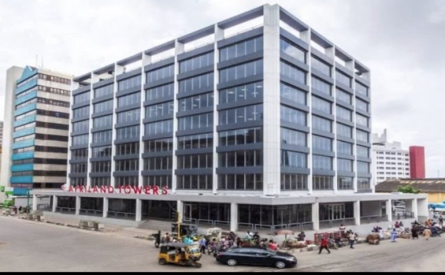 Fire guts high-rise building in Lagos, trapping occupants