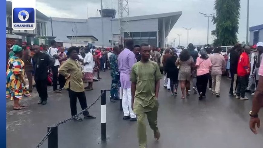 Supporters gather at Port Harcourt airport to welcome Fubrara