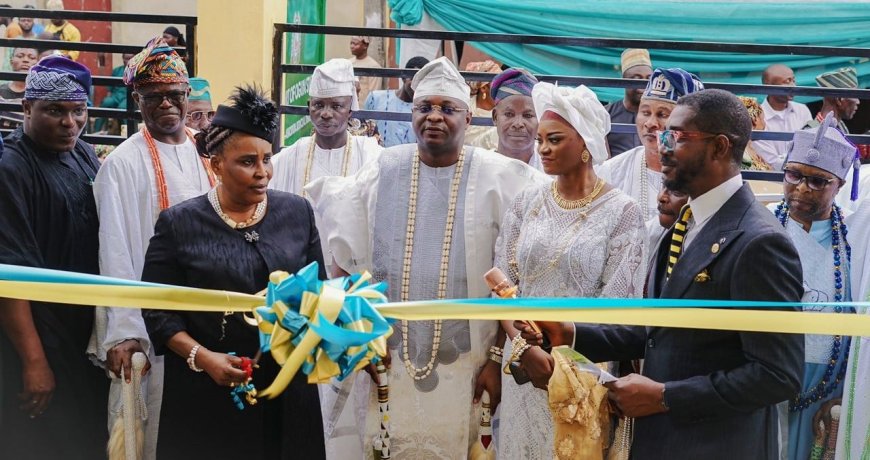 Monarch donates court, health centre to Ogun govt