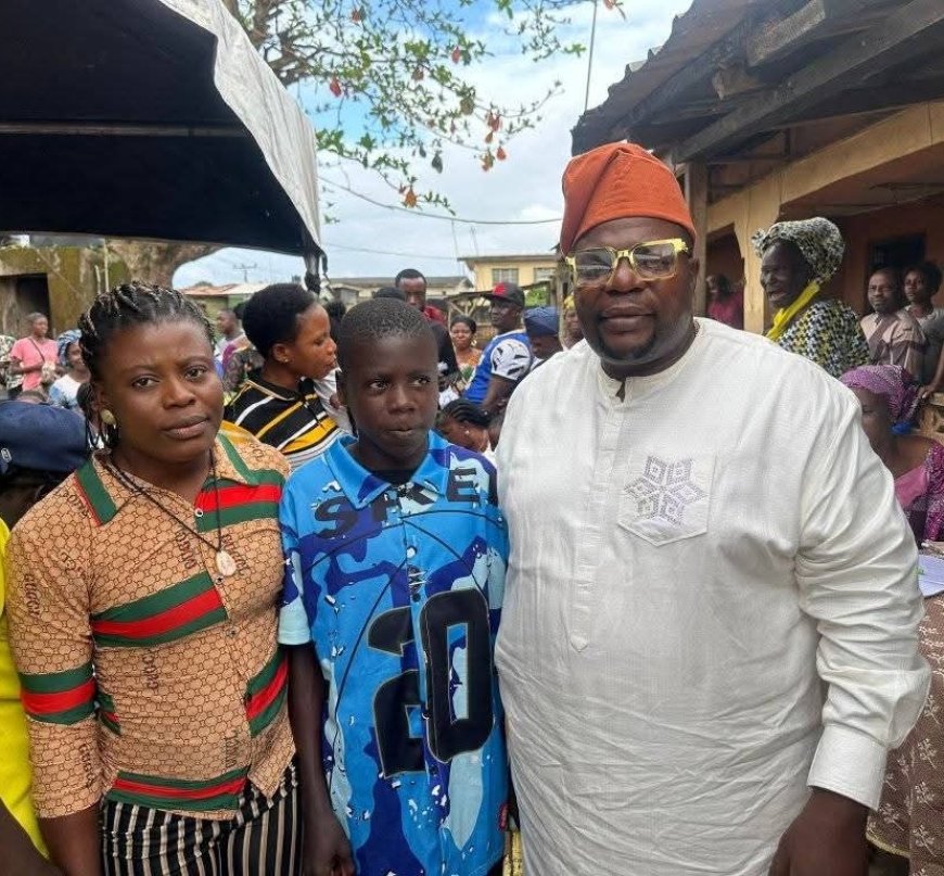 GOV ABIODUN'S AIDE, HON KENNY BELLO OFFERS SCHOLARSHIP  TO OGUN BRILLIANT STUDENT
