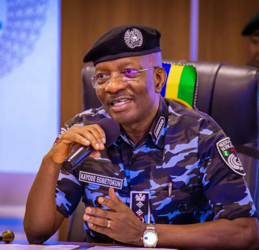 IGP Egbetokun presents ₦21.17bn cheques to families of 1,574 deceased police officers
