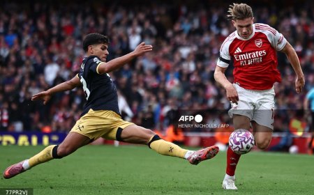 Arsenal go top of Premier League as Man Utd ease pressure on Amorim