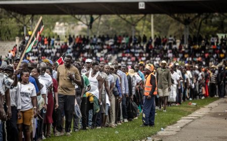 Huge crowds as body of revered Kenya politician Odinga heads home