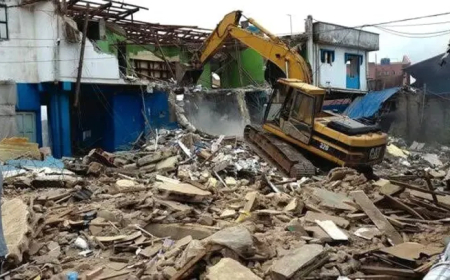Despite restraining court order, Lagos demolishes over 70 houses in Oworonshoki