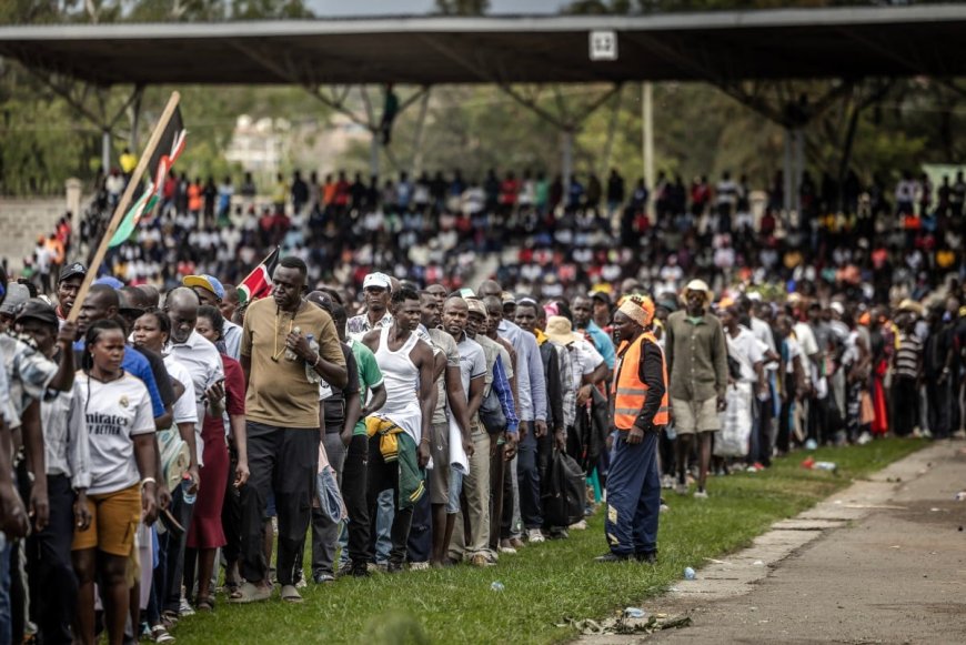 Huge crowds as body of revered Kenya politician Odinga heads home
