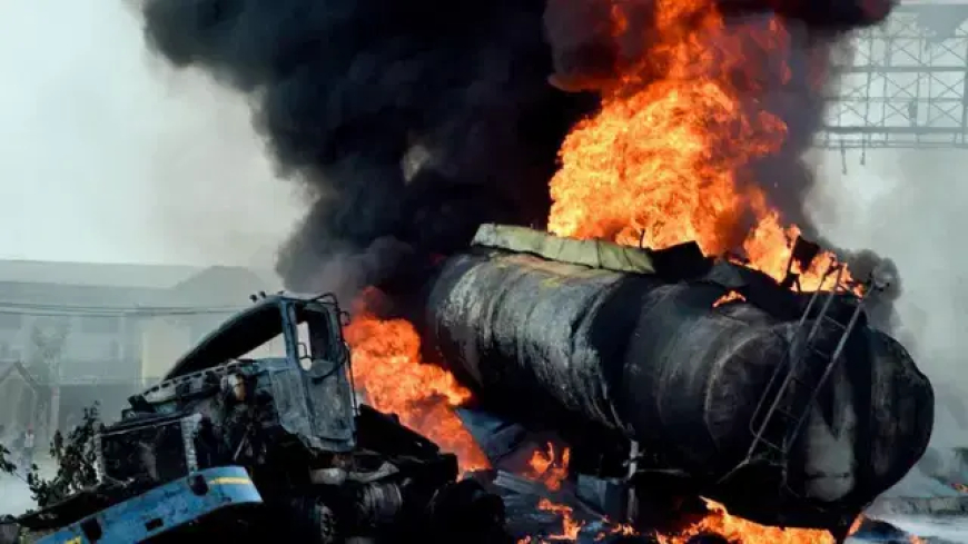 Petrol tanker explodes after skidding off Bida-Agaei road in Niger