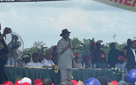 BATOGD Movement: Ogun-East Senator Storms Ijebu Waterside, Canvasses Support for Tinubu’s Second Term