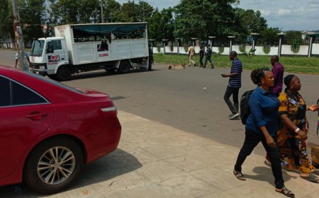 Security operatives cordon off INEC’s Anambra office ahead of Saturday poll