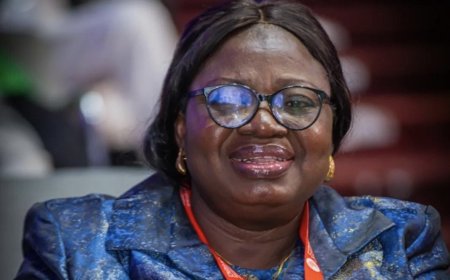 DR. OLUWATOYIN MADEIN BAGS IPERU YOUTH ICON AWARD FOR HUMANITARIAN SERVICE