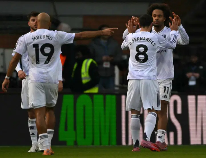 Zirkzee ends goal drought to inspire Man United 2-1 win at Crystal Palace